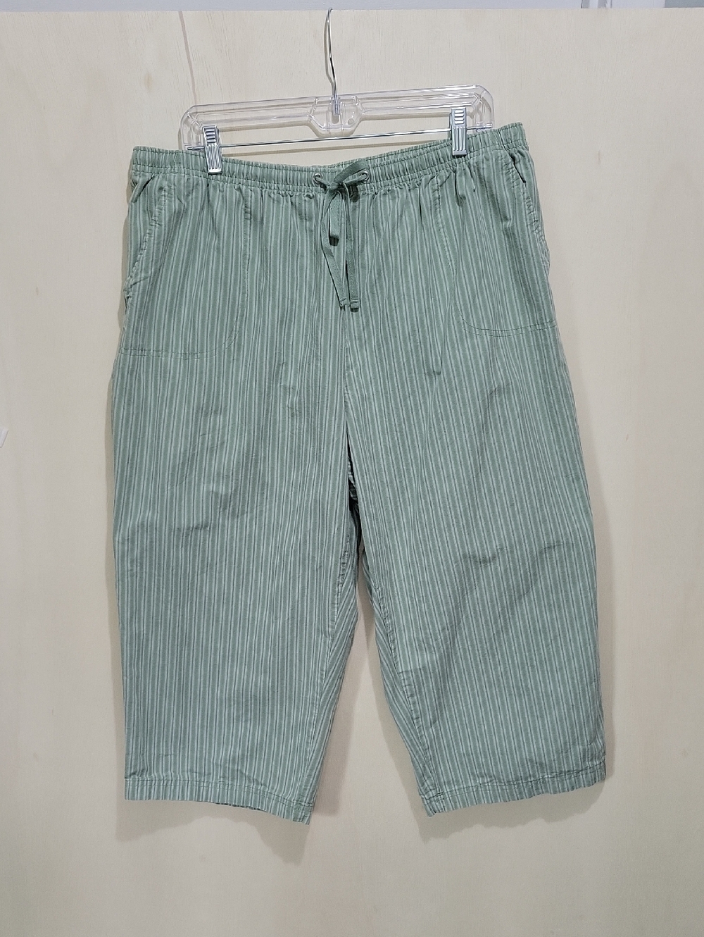 Karen Scott Sage Green and White Striped Elastic Waist Capri Pant Sz XL, Coastal